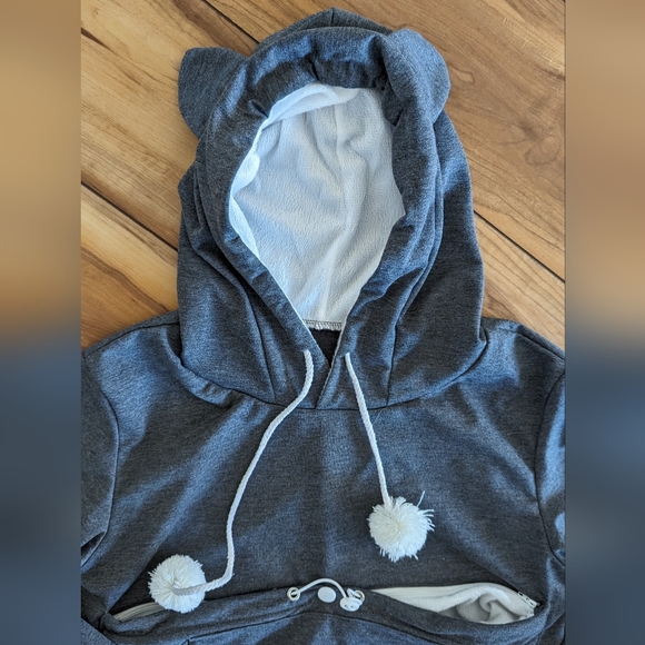 Cat Carrying Hoodie [M] - Picture 4 of 7